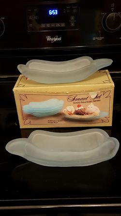 4 Frosty Blue Banana Split Dishes