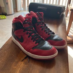 Jordan 1 Mid Reverse Bred 