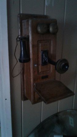 Telephone crank up
