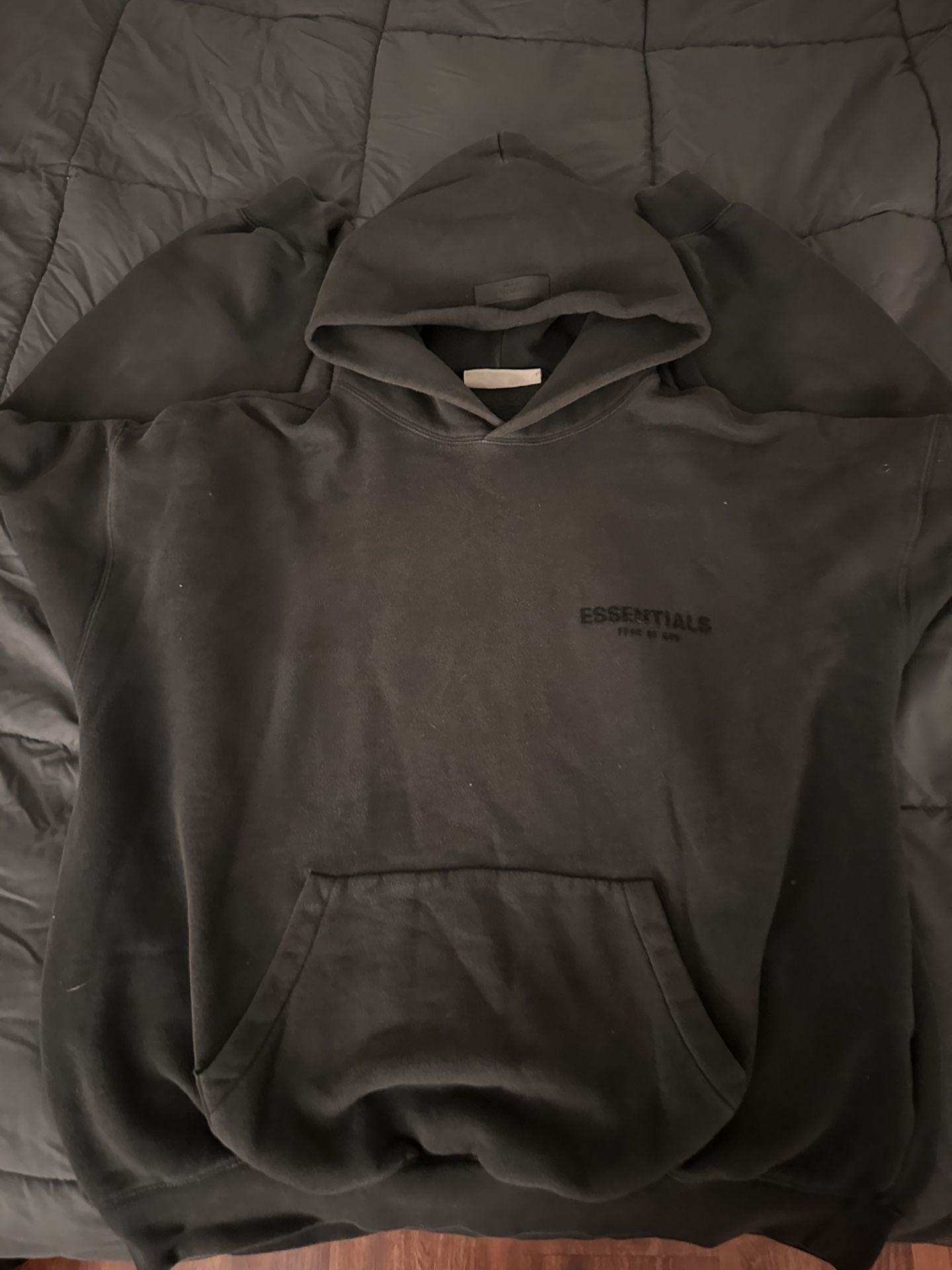 Black Essentials Hoodie Larg