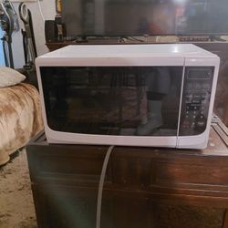 Microwave.  Good Condition 
