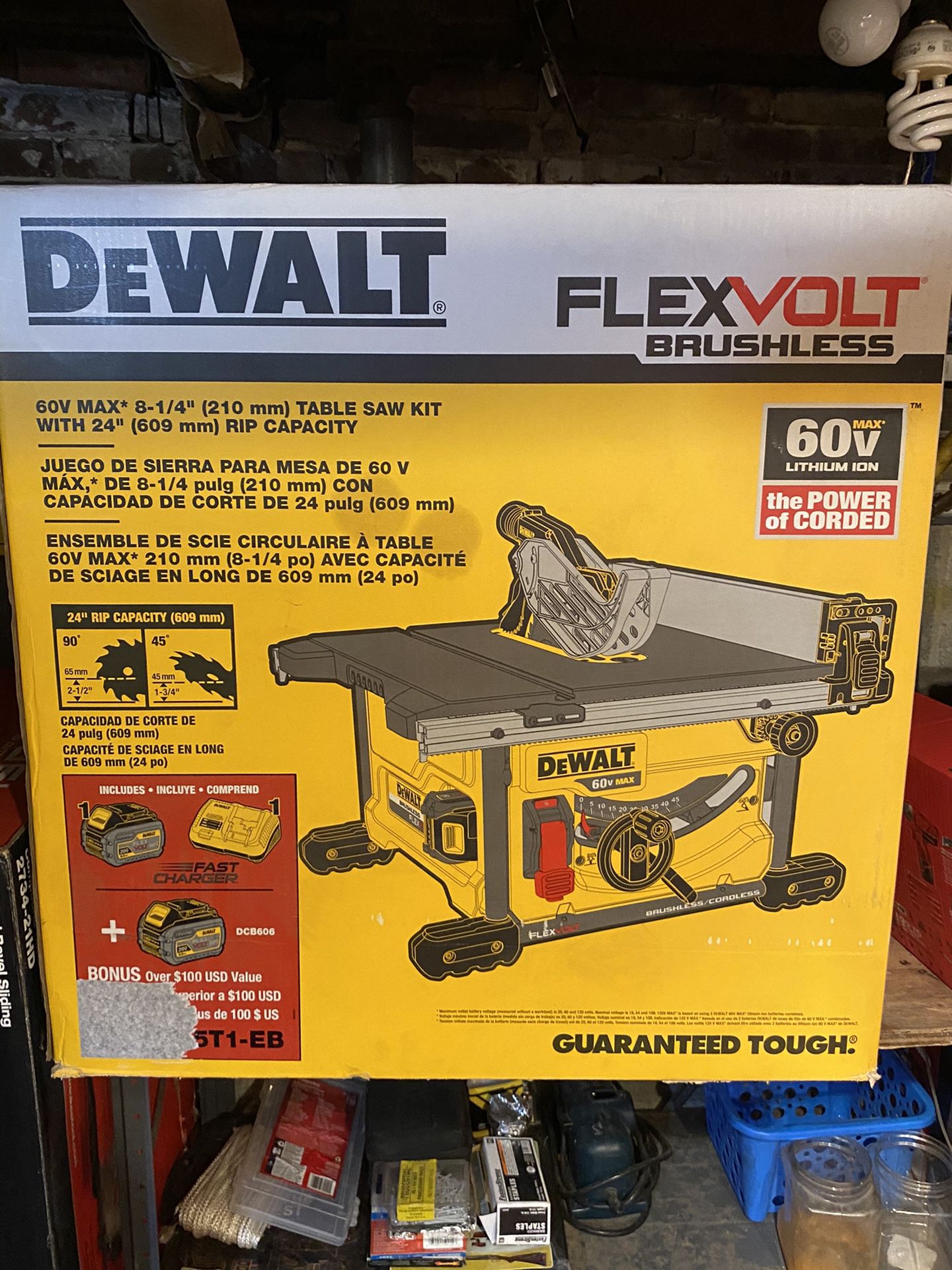 Dewalt 8-1/4” tables saw 60v battery powered
