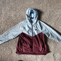 Women’s Nike Windbreaker 