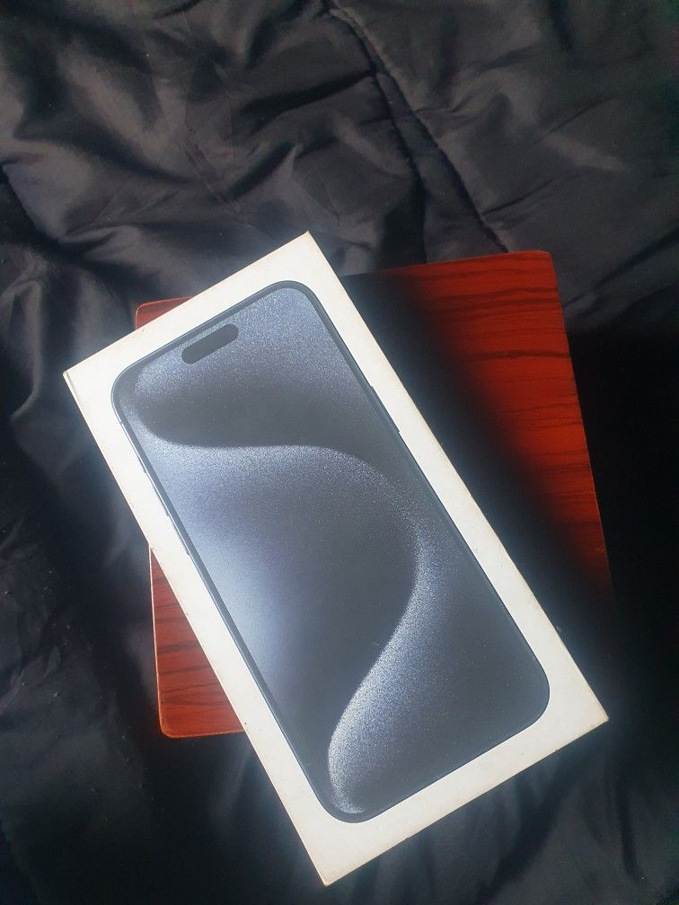 iPhone 15 Pro Max Colour Blue 256GB Two SIM Open Box