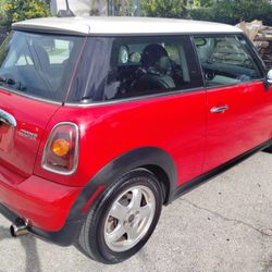 2008 Mini Cooper 6 Speed Runs Great!