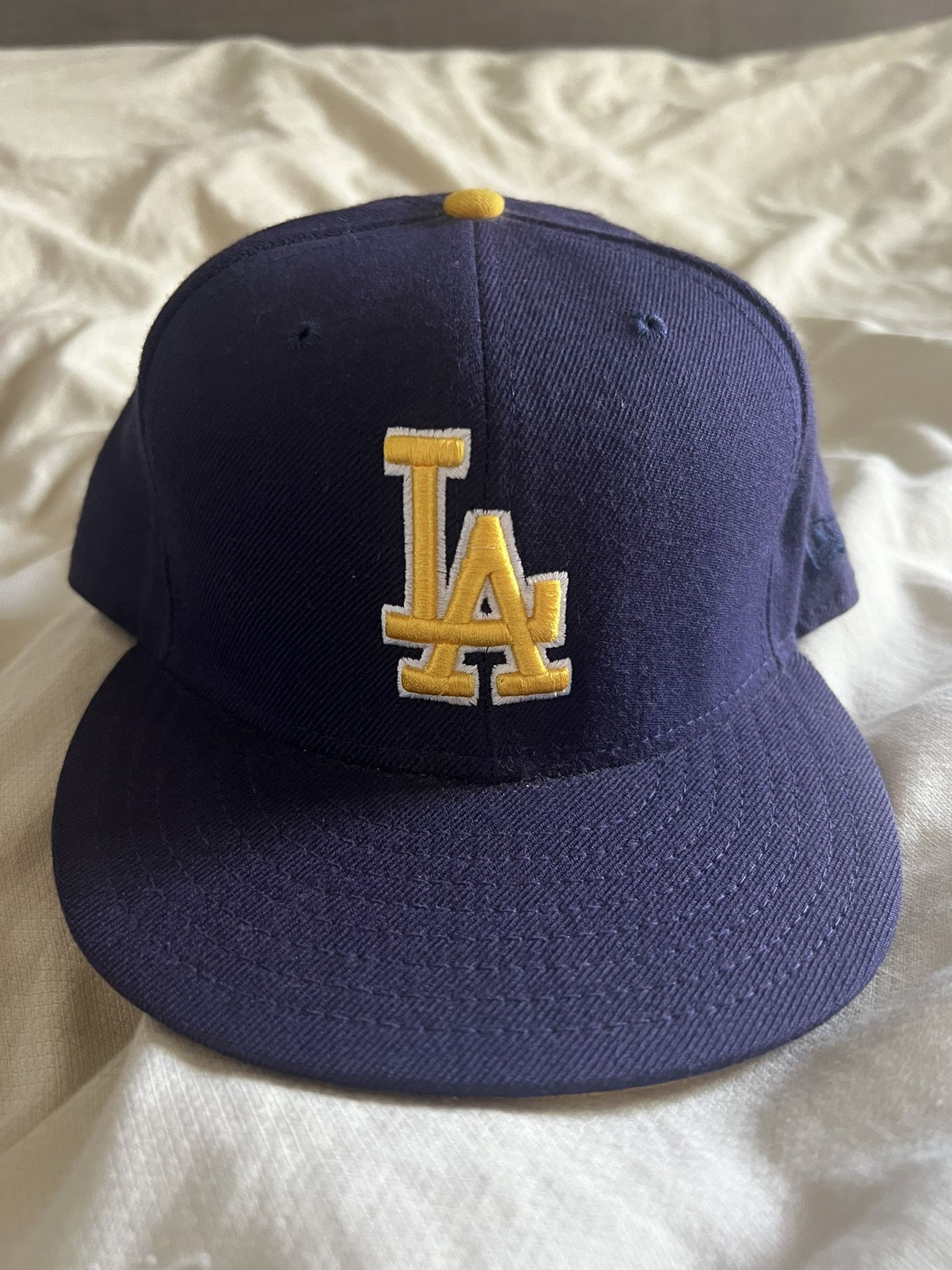 New Era LA Dodgers Lakers Fitted Size 7.5 Puffy Style