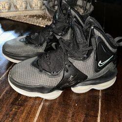 Nike LeBron James XIX 19 Black/Green glow Basketball Shoes Size 8 Men’s 