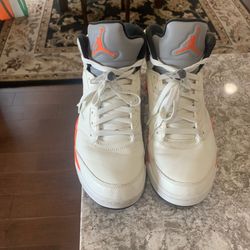 Selling Jordan shoes