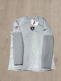 Las Vegas Raiders Nike Sideline Coaches Midweight Therma-FIT Crew Pullover  Size: Men’s Large
