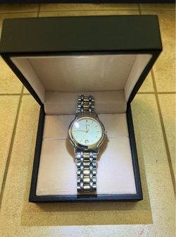 Gucci 9040M Two-Tone Men's Watch