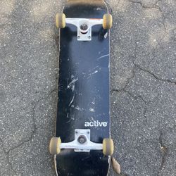 Complete Skateboard/ Thunder Trucks/ Independent Wheels