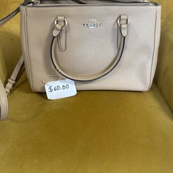 Purse Coach Like New  $60