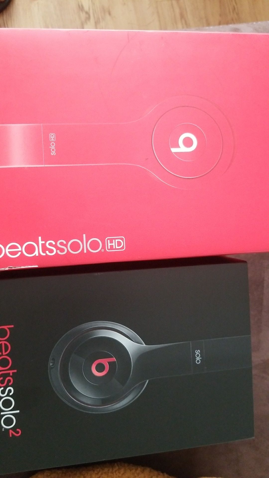 2 Beats by dre box only.
