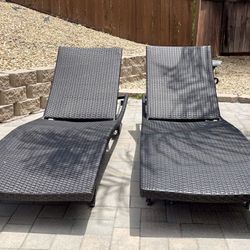 2 Pool Lounging  Chairs