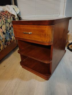 Art deco night stand