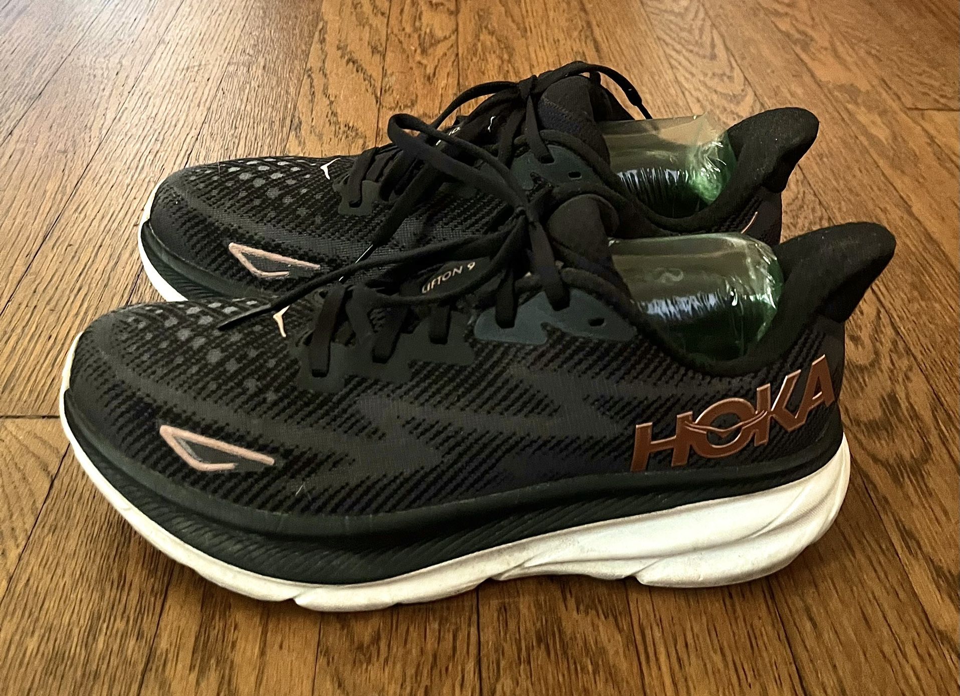 WOMENS HOKA RUNNING SHOES