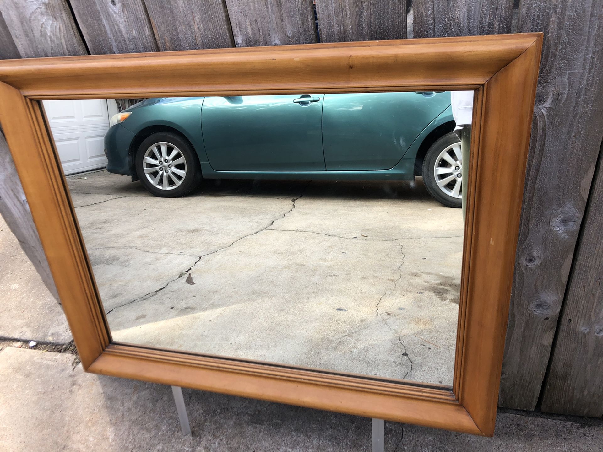 Mirror for dresser /mounts attached