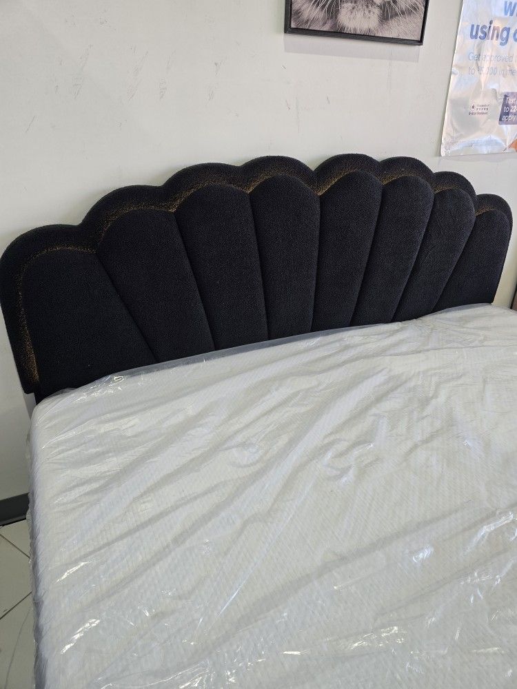 King Sizes Bed With Mattress