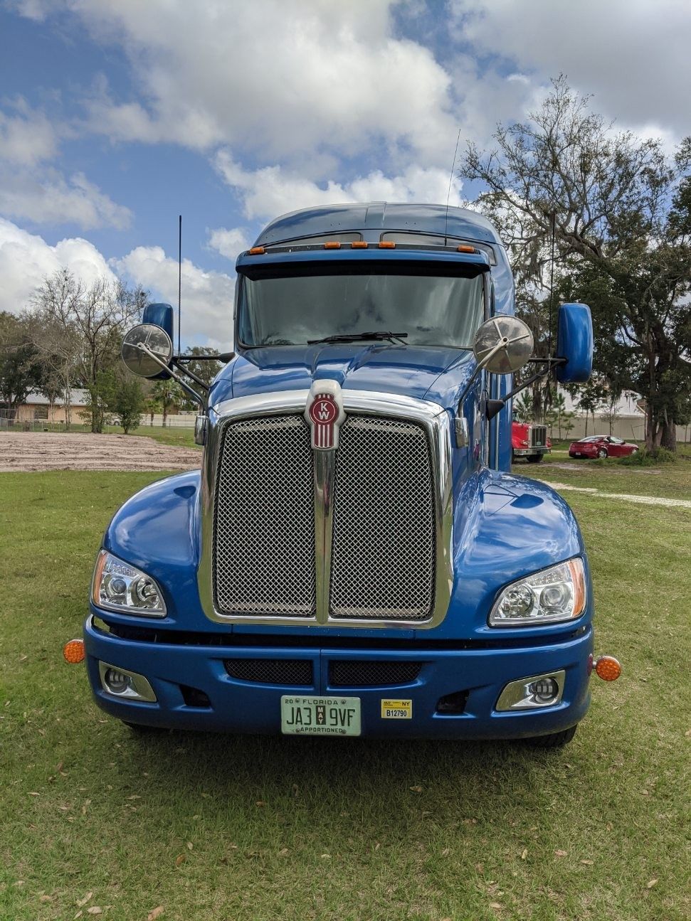 2014 Kenworth T660 studio sleeper for Sale in Kissimmee, FL OfferUp