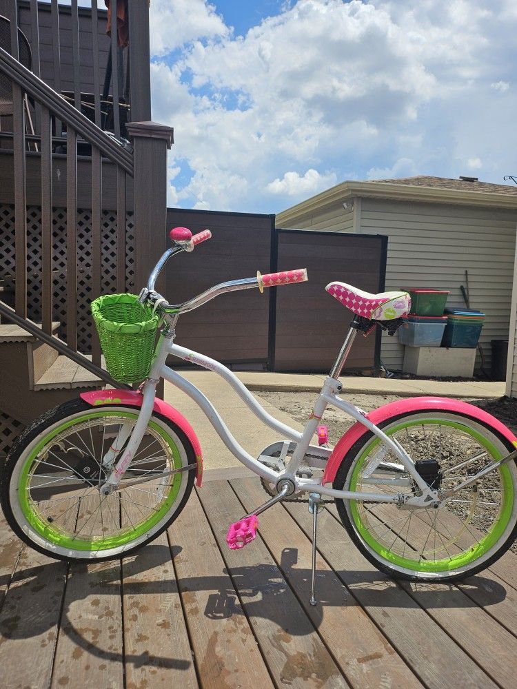 Huffy Kids Bike And Schwinn Helmet