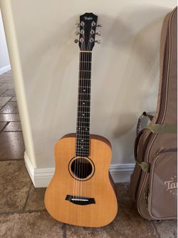 Baby Taylor Guitar—PRISTINE and with Taylor signature!