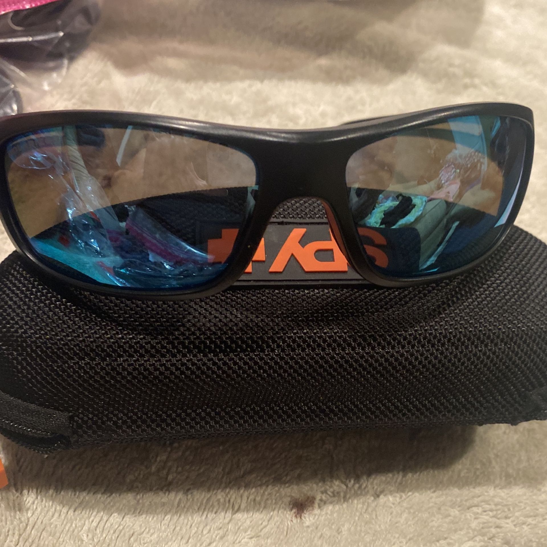 REVO SUNGLASES USED GOOD CONDITION