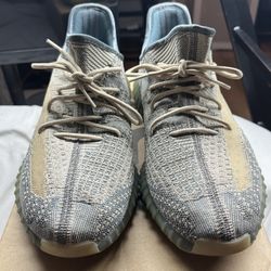 Yeezys V2 Ash Blue Size 11