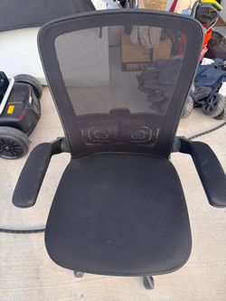 Black Mesh Ergonomic Office Chair
