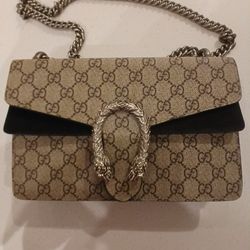 Gucci Dionysus GG Supreme Shoulder Bag