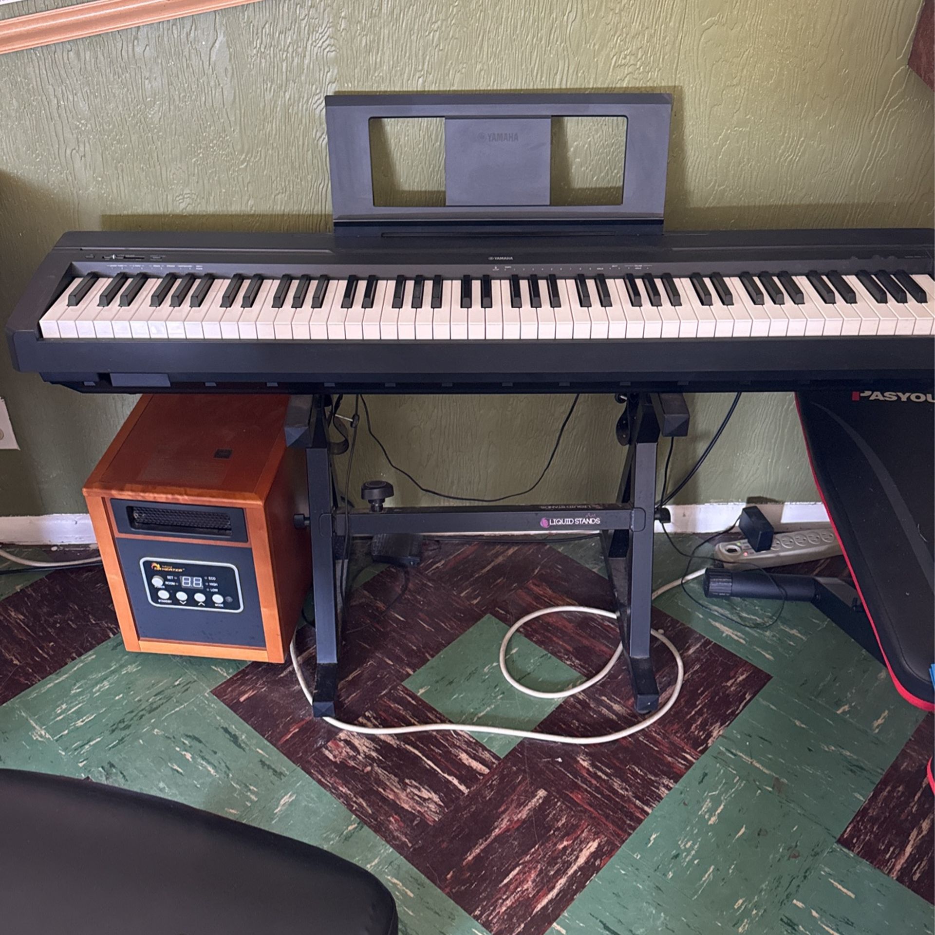 Yamaha P71 Digital Keyboard- Weighted Keys