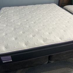 King Size Mattress And Box Spring 