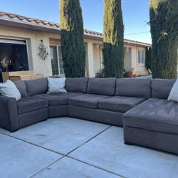 4PC Gray Sectional! 