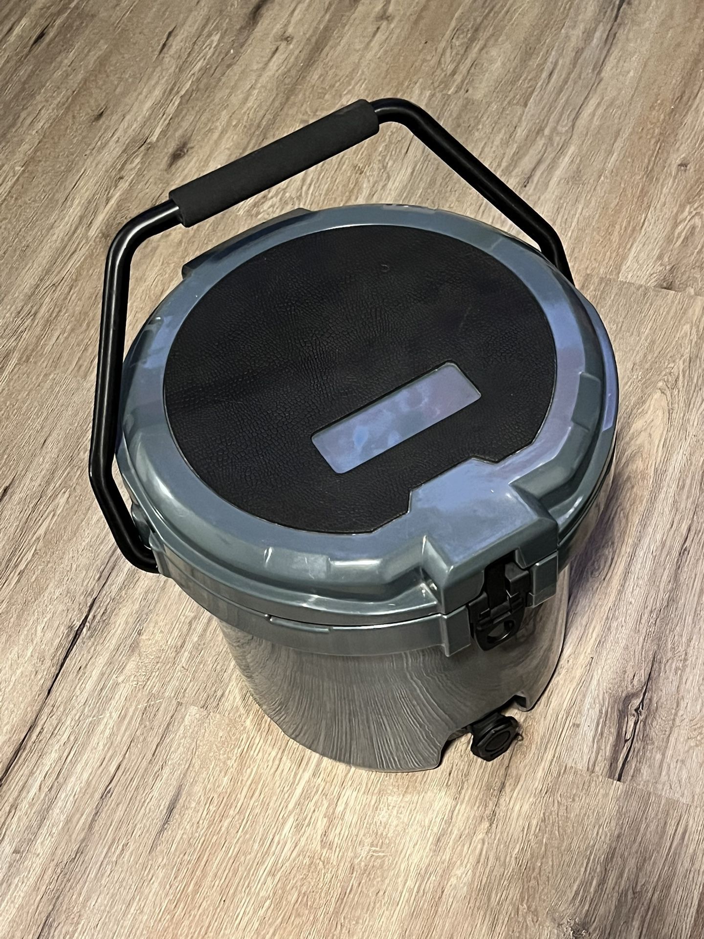 5 Gallon Heavy Duty Drink Dispenser Cooler with Spigot