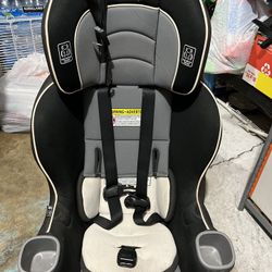 Baby Car seat Good Condition