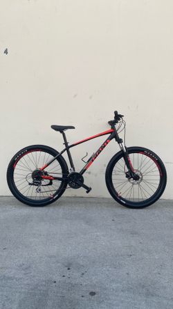 GIANT TALON MOUNTAIN BIKE