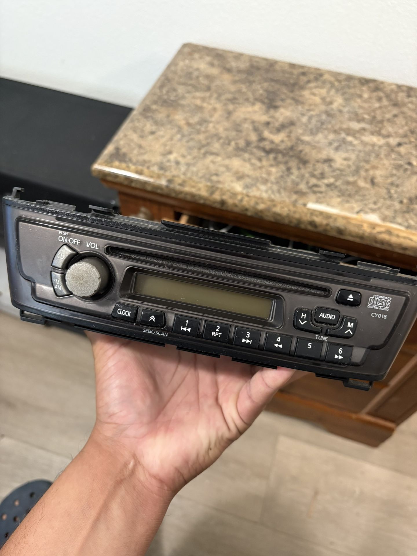 Nissan Sentra 2001 Stock Radio