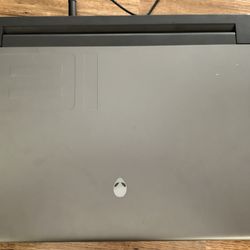 Dell Alienware m18 R1 laptop 2023