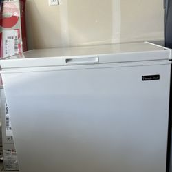 Magic Chef 7 Cu.ft Deep Freezer 