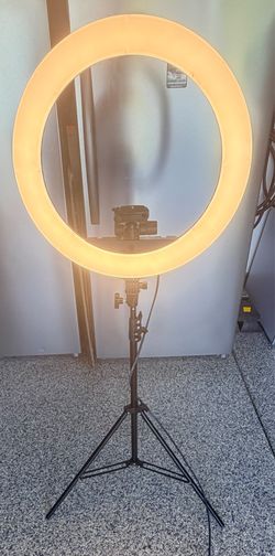Like New 21" LED Ring Light with Tripod