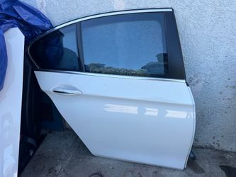 2013 BMW 535i passenger side rear door