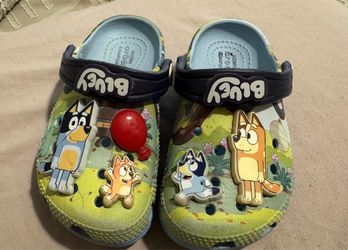 Bluey crocs size 8c
