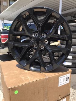 Snowflake 22 inch ❄️ Chevy GMC wheels with 305/40/22 tires . All brand new all installed $1250 cash 💰 out the door