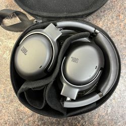 JBL Tour One Wireless Noise Cancelling Headphones 