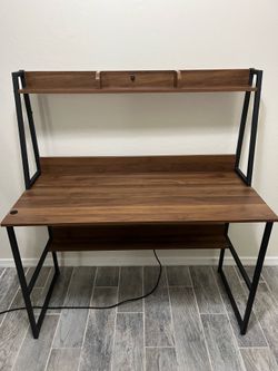 Computer desk