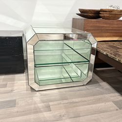 Glass with Chrome Color and Two Levels of Storage Living Room Furniture