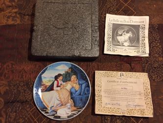 Josephine et Napoleon Plates used in very good shape