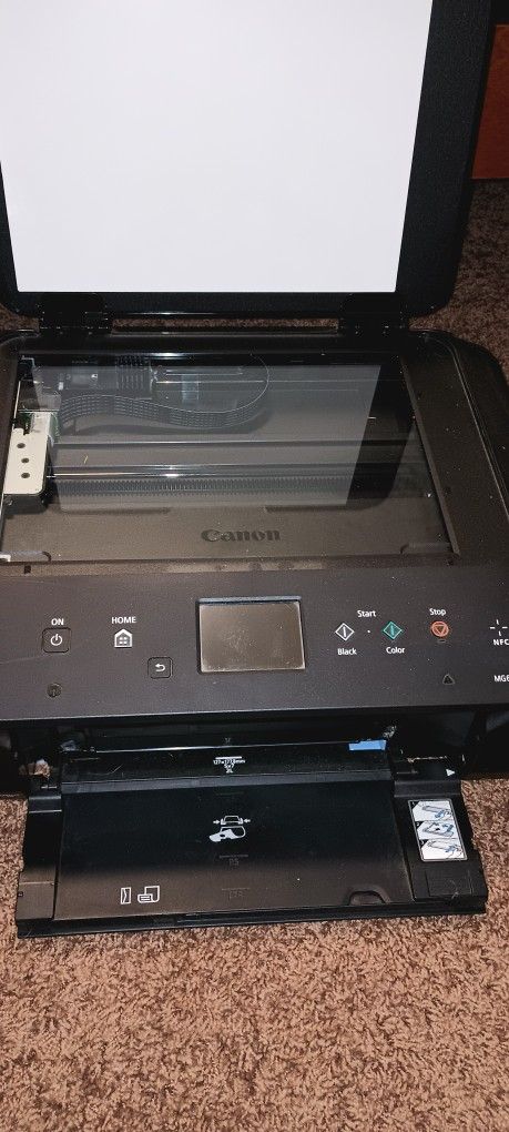 Canon Photo Printer & 100's Of Photo Paper Pages