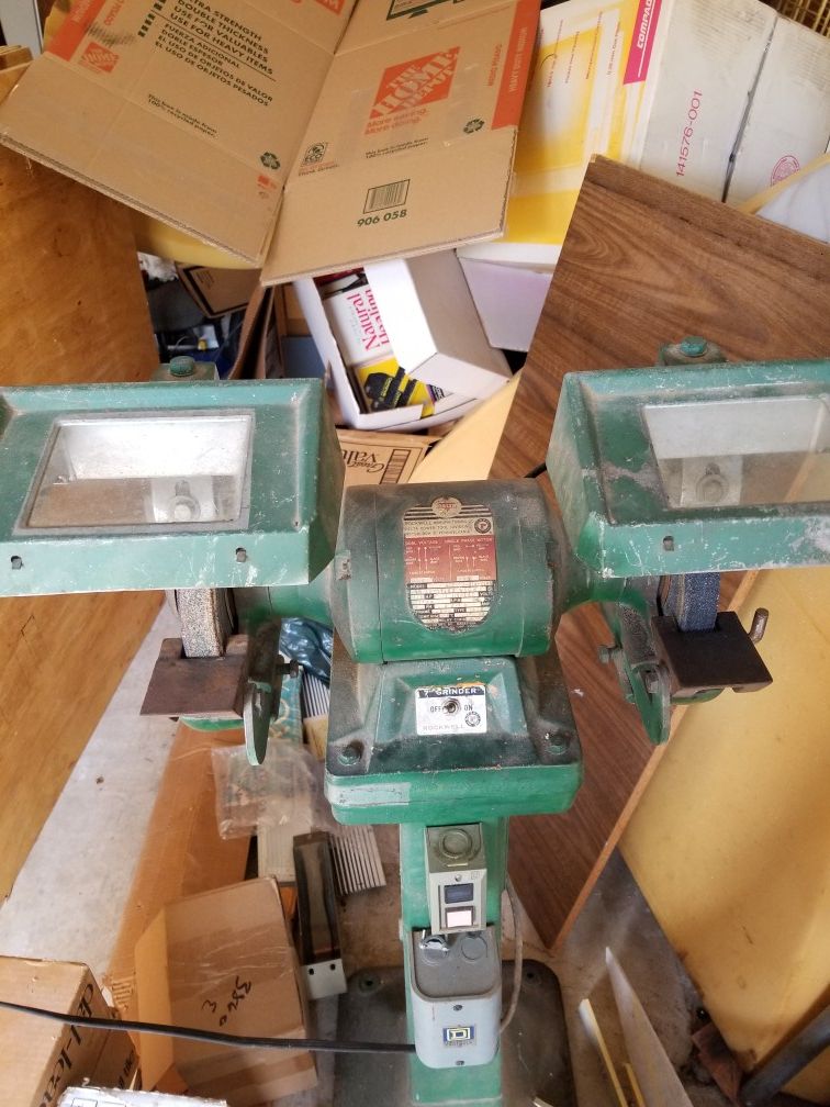 GRINDER Delta Rockwell 7" Pedestal 23-200