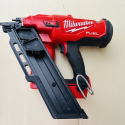 Milwaukee 2745-80 M18 FUEL 3-1/2 in. 30 Deg. Cordless Framing Nailer (Tool Only)