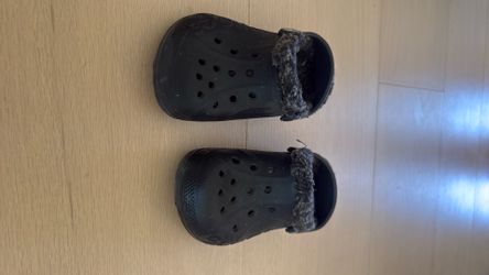 Kids crocs size 8